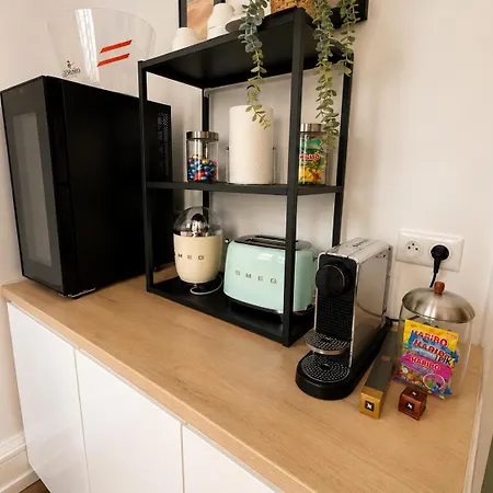 Bourgeois 3br & - Terrace, Walk To Croisette Apartment