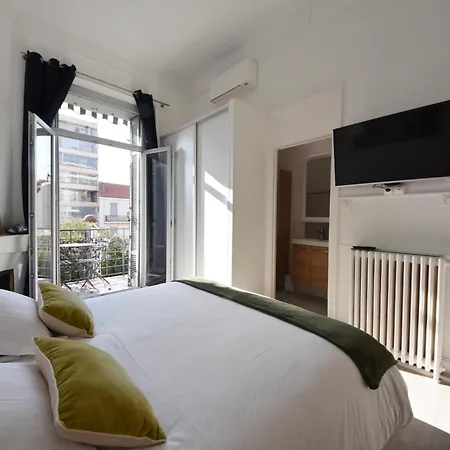4p Et Avec Terrasse, 500m Palais, Charme Bourgeois
